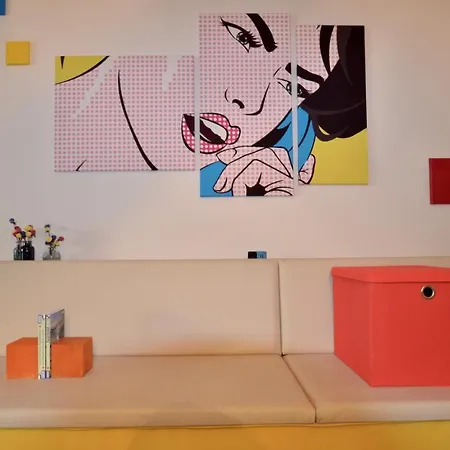 Apartment *top*pop Art Style*infrarot*netflix*nespresso*